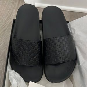 Black Gucci Microguccissima Slides NEVER WORN BRAND NEW WITH BOX. Mens 6,WMN 8.5